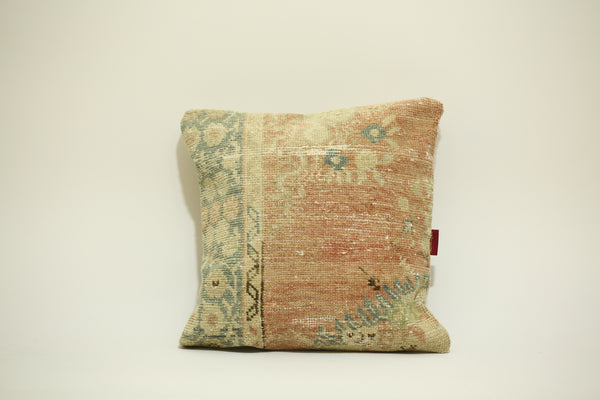 Kilim Pillow with Tassel Detail 20-20 inch