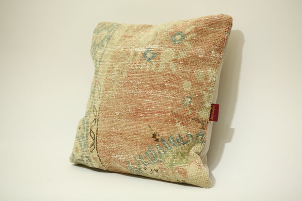 Kilim Pillow with Tassel Detail 20-20 inch