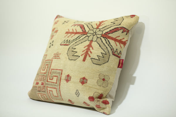 Kilim Pillow with Tassel Detail 24-24 inch