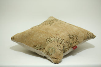 Kilim Pillow Cover with Tassel Detail 24-24 inch