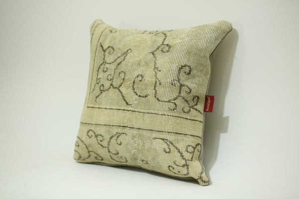 Kilim Pillow Cover with Tassel Detail 20-20 inch