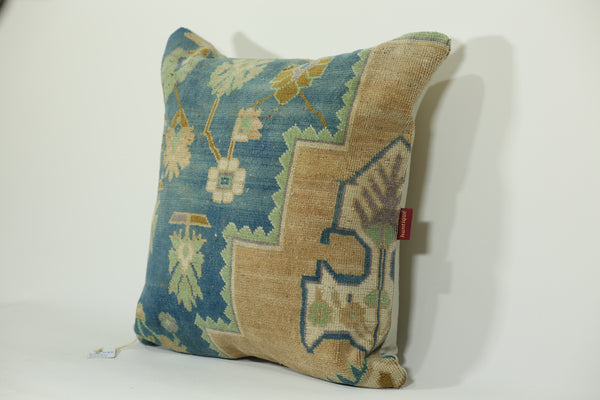 Vintage Inspired Kilim Throw Pillow 24-24 inch